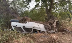 İnegöl’de otomobil şarampole yuvarlandı: 8 kişi yaralandı