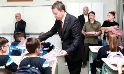Osmangazi’de yeni eğitim yılının ilk gününde Başkan Aydın öğrencilerle buluştu