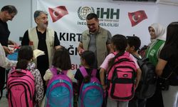 İHH İnegöl’den ihtiyaç sahibi öğrencilere kırtasiye desteği