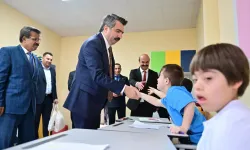 Yıldırım’da Başkan Oktay Yılmaz’dan özel öğrencilere okulun ilk günü ziyareti