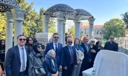 Zeki Müren, ölümünün 30’uncu yılında Bursa’da kabri başında anıldı