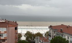 Bursa'da Şiddetli Yağış Sonrası Deniz Kahverengiye Döndü!