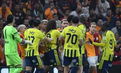 Galatasaray-Fenerbahçe derbisinin ardından saha karıştı! Polisler sahaya indi