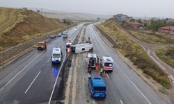 Kırıkkale'de İşçi Servisi Devrildi: 1'i Ağır 15 Yaralı