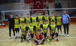 Bursa Küçük Erkekler Voleybol Süper Ligi'nde Gaziosmanpaşa İmam Hatip Ortaokulu Spor Kulübü Sezona Galibiyetle Başladı