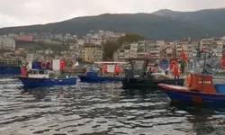 Bursa'da balıkçılardan 29 Ekim'e özel kutlama! Gemlik Körfezi Türk bayraklarıyla donatıldı