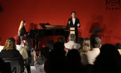 Bursa'da Dokunmadan Müzik Yaptı! Mucidin Torunu Enstrümanını Müzeye Bağışladı