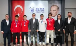 Bursa'nın gururu oldular! Balkan şampiyonu güreşçilerden büyük başarı