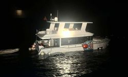 Çanakkale'de batma tehlikesi geçiren teknedeki 2 kişi kurtarıldı