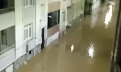 Çanakkale'nin Biga ilçesinde sağanak etkili oldu! Cadde ve sokakları su bastı