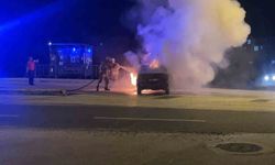 Düzce'de otomobil alev topuna döndü