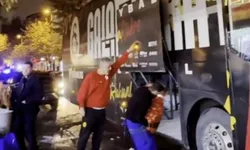 Galatasaray'ın takım otobüsüne patates ve soğan yüklendi