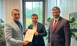 İnegöl Belediye Meclisi'nde Görev Değişimi! Fikret Bayram'ın Yerine Orhan Bektaş Geldi