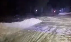 İnegöl'de sağanak yağış dereyi taşırdı! Termal su yolu ulaşıma kapandı
