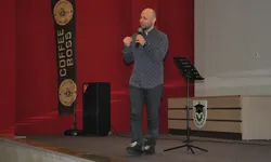 Kahraman Tazeoğlu Kimdir, Nereli, Kaç Yaşında? İşte Hayatı ve Kitapları