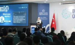 İngiliz Gazeteci Lauren Booth BTÜ'de Anlattı: Gazze Deneyimi İslamiyet'e Yöneltti