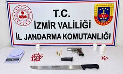 İzmir'de uyuşturucu operasyonu: 77 hap ele geçirildi