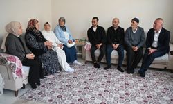 Karacabey Belediye Başkanı Karabatı’dan Dünya Yaşlılar Günü’nde anlamlı ziyaret