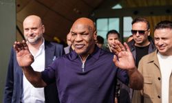 Mike Tyson İstanbul'a geldi! Fenerbahçe-Galatasaray derbisi sorusuna dikkat çeken yanıt