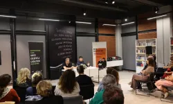 Ünlü yazar Alper Canıgüz Bursa'da konuştu: Demokrasinin özü azınlığın haklarını korumak!