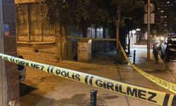 Zeytinburnu'nda iki grup arasındaki silahlı kavgada ev ve iş yerlerine mermi isabet etti