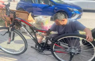 Bursa’da Seyyar Bisikletçi Yazla Birlikte Mahalle Mahalle Hizmet Veriyor