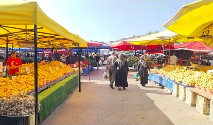 İnegöl Pazartesi Pazarı’nda bugünkü fiyatlar! Bakın pazarın en ucuz meyvesi hangisi?
