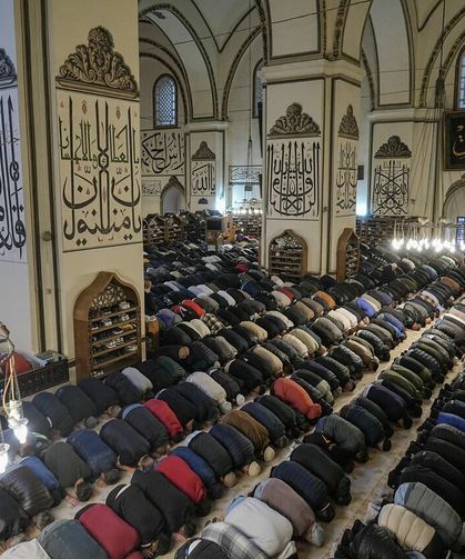 Kadınların Namazı ile Erkeklerin Namazı Arasındaki Farklılıklar Nelerdir?