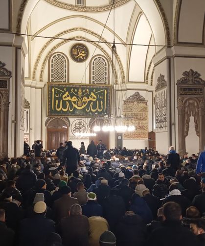 Bursa Ulu Cami'nin Şifrelerini Biliyor musunuz? Ulucami Duvarlarındaki 192 Hat Yazısının Gizemli Anlamları