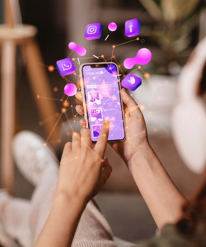 WhatsApp, Twitter’da Yapılan Gıybet Günah Sayılır mı? Sanatçı ve Politikacıları Eleştirmek Dedikodu Olur mu?