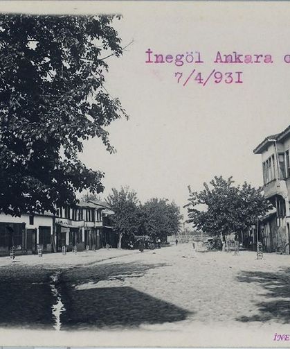 İnegöl Ankara Caddesi | 95 Yıllık Fotoğraf Şehrin Kayıp Yüzünü Gösteriyor