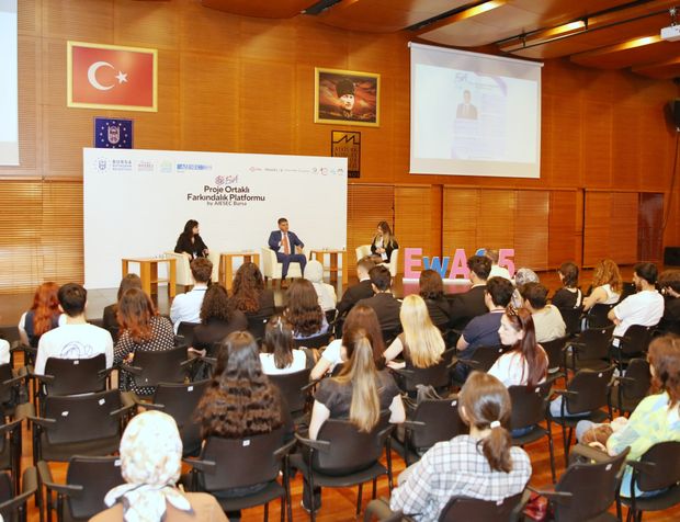 Bursa'da Doç. Dr. Ergül Halisçelik Gençlerle “Sürdürülebilirlik” Üzerine Buluştu