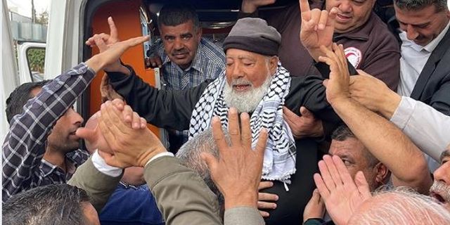 İsrail hapishanelerindeki en yaşlı Filistinli 17 yıl sonra özgür