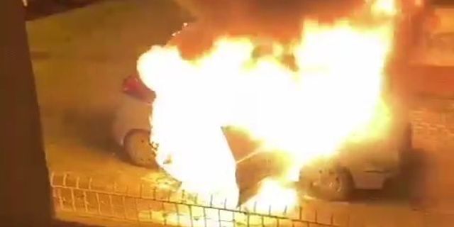 Amasya’da yanan otomobil alev topuna döndü
