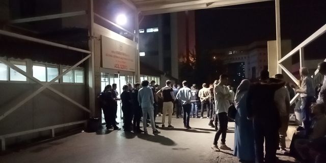 İzmir’de silahlı kavga: 1’i ağır 5 yaralı