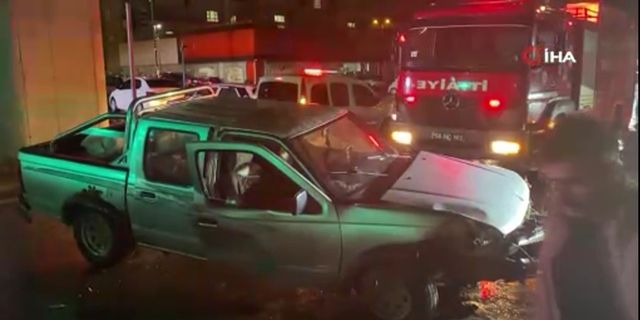 Sivas’ta hafif ticari araçla otomobil çarpıştı: 7 yaralı