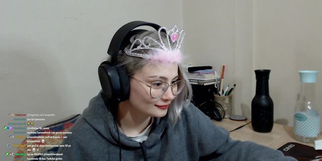 Twitch AscelinaDeniz Kimdir?