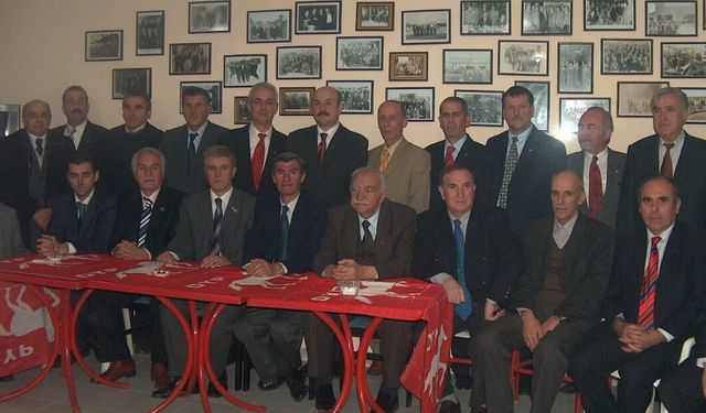 İnegöl Doğruyol Partililer Yemekte Buluştu