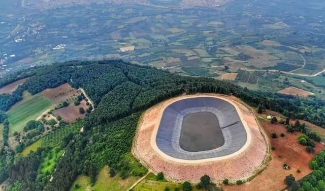 İnegöl'de Dağın Tepesinde Stadyum Gibi Bir Yapı | Maziden Bir Kare