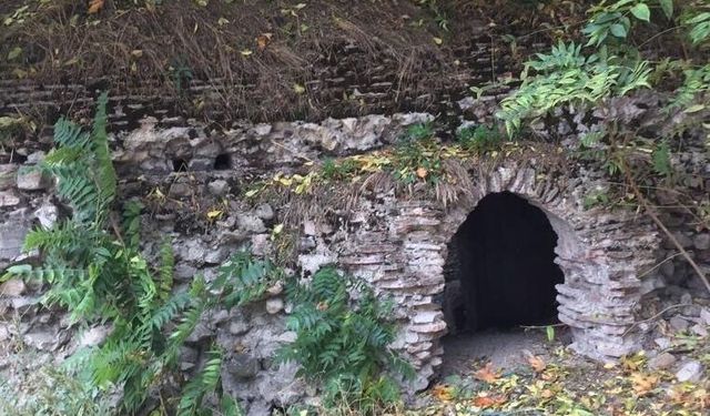 Tarihi Hamam Çürümeye Terk Edildi | MAZİDEN BİR KARE