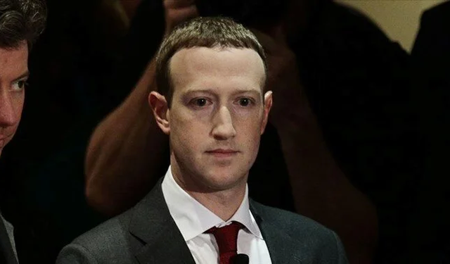 "AB, Zuckerberg ve Musk'a Sosyal Medya Uyarısı: 24 Saat İçinde Yanıt Bekleniyor"