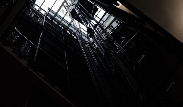 Bilin Bakalım Asansör Hangi Dilden Türkçe'ye Geçmiştir? İlk Asansörü Kim Kullandı?