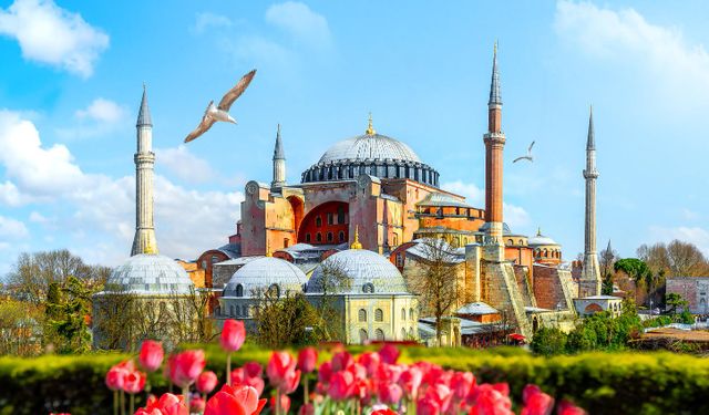 Cuma namazı sonrasında Zuhr-i Âhir diye bir namaz kılmak zorunlu mu?