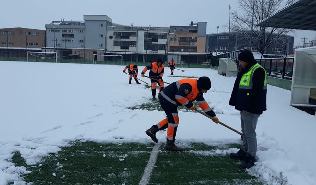 İnegöl'de Kar Engeli: Amatör Maçlar Ertelendi
