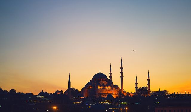 Bayram Namazı nasıl kılınır? 2025 Ramazan Bayram namazı saat kaçta kılınacak? Türkiye il il bayram namazı saatleri