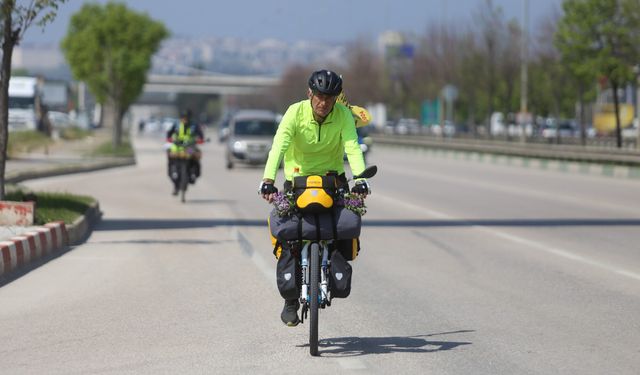Üsküp'ten Mekke'ye bisikletle hac yolculuğu: Bursa'da mola verdiler