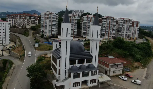 Kiliseye Benzetildiği İçin Bu Camiye Kimse Bağışta Bulunmadı, 18 Yıl Sonra İbadete Açılabildi