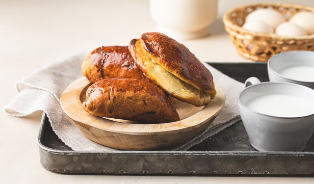 Kahvaltı Sofralarını Şenlendirecek Pratik Poğaça Tarifini Denediniz Mi? İşte Adım Adım Yapımı!