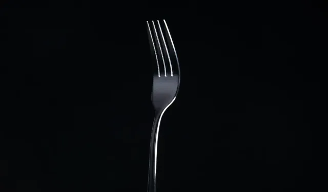 Yemekte çatal neden sol elle tutulur? Çatal kullanımıyla ilgili görgü kuralları!