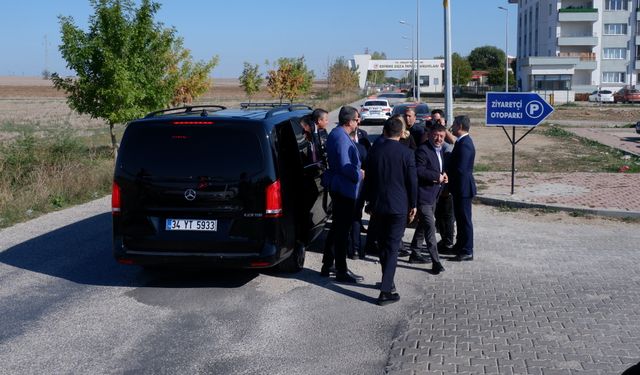 CHP Lideri Özel, Demirtaş'ı cezaevinde ziyaret ediyor